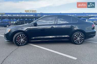 Седан Volkswagen Jetta 2016 в 