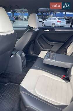 Седан Volkswagen Jetta 2016 в 