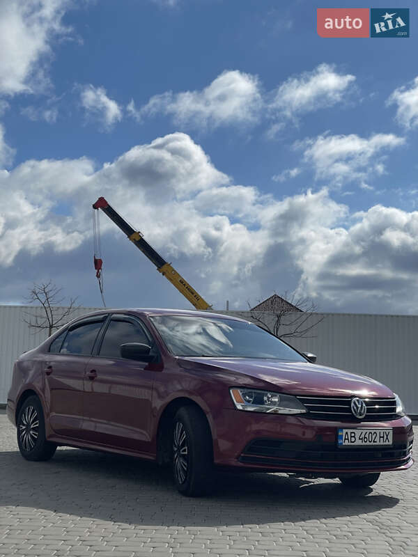 Седан Volkswagen Jetta 2015 в Гайсине