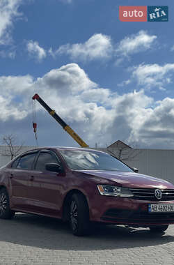 Седан Volkswagen Jetta 2015 в 
