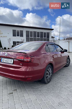 Седан Volkswagen Jetta 2015 в 