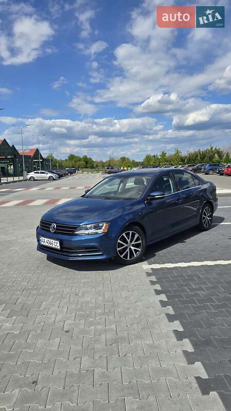 Седан Volkswagen Jetta 2016 в 
