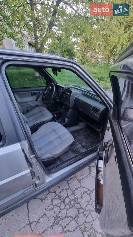 Седан Volkswagen Jetta 1990 в Нововолинську