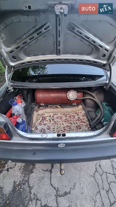 Седан Volkswagen Jetta 1990 в Нововолинську