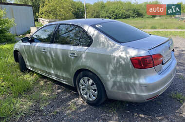 Седан Volkswagen Jetta 2011 в 