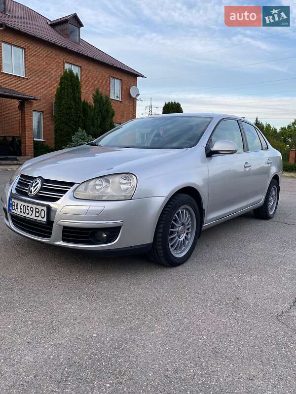 Седан Volkswagen Jetta 2006 в 