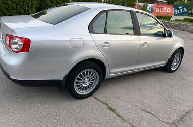 Седан Volkswagen Jetta 2006 в 