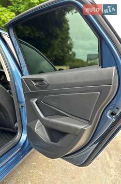 Седан Volkswagen Jetta 2019 в 