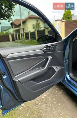 Седан Volkswagen Jetta 2019 в 