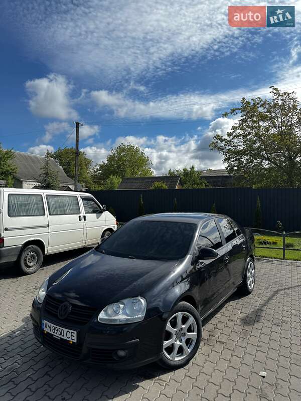 Седан Volkswagen Jetta 2009 в 