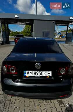 Седан Volkswagen Jetta 2009 в 