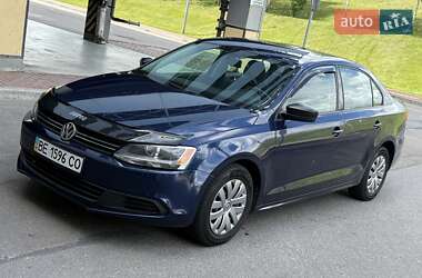 Седан Volkswagen Jetta 2013 в 