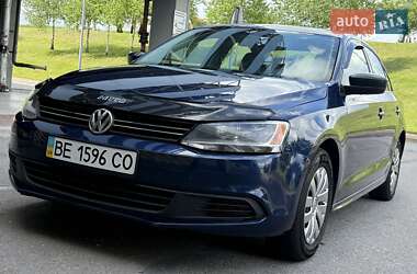 Седан Volkswagen Jetta 2013 в 