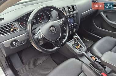 Седан Volkswagen Jetta 2016 в 