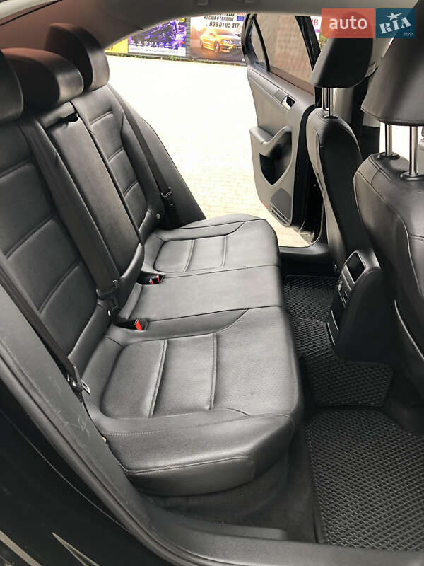 Седан Volkswagen Jetta 2011 в Ворзелі