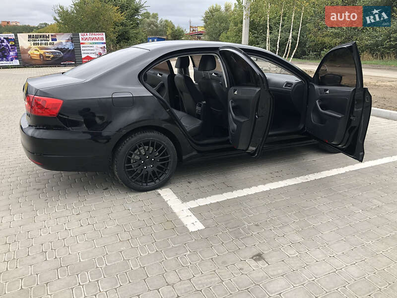 Седан Volkswagen Jetta 2011 в Ворзелі