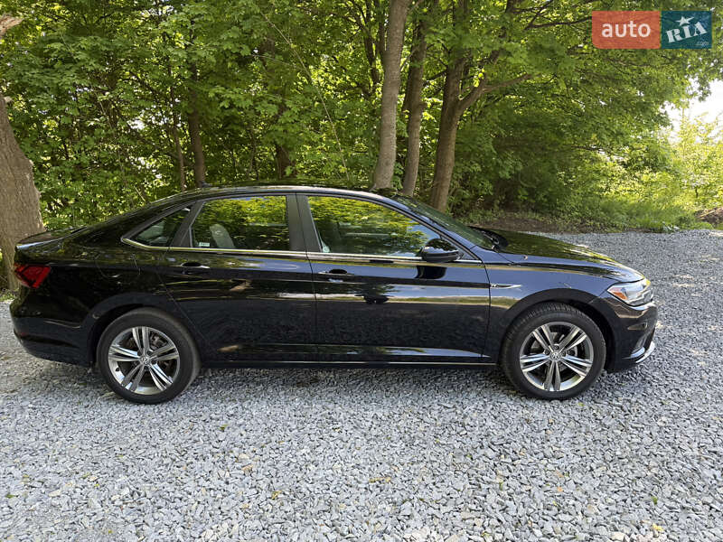 Седан Volkswagen Jetta 2018 в Львові
