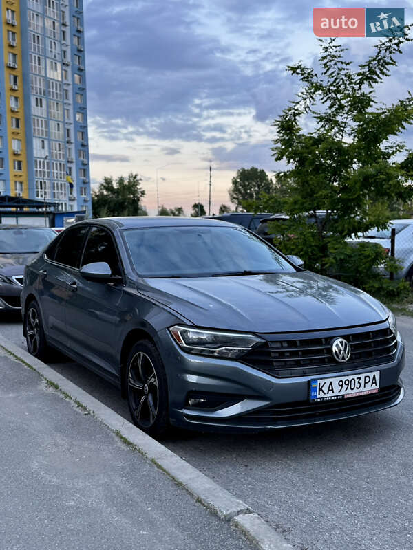 Седан Volkswagen Jetta 2019 в 