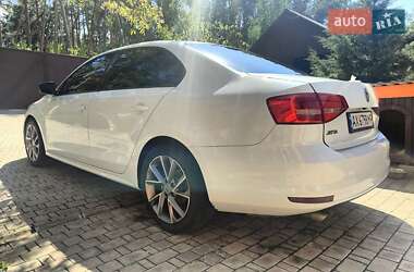 Седан Volkswagen Jetta 2015 в Харкові