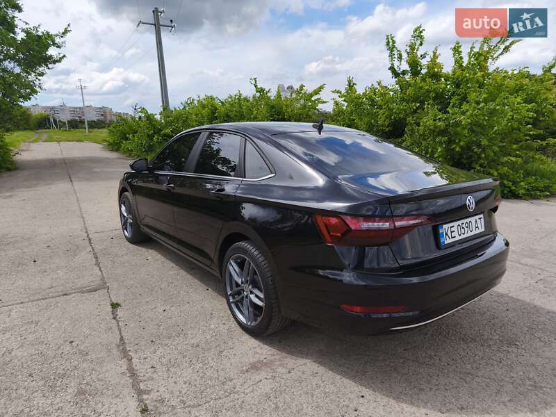 Седан Volkswagen Jetta 2018 в Долинській