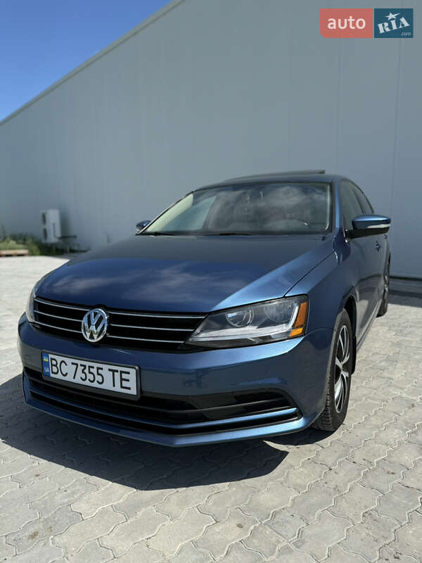 Седан Volkswagen Jetta 2016 в 