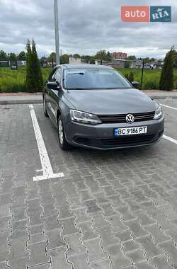 Седан Volkswagen Jetta 2012 в Стрые