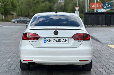 Седан Volkswagen Jetta 2012 в 