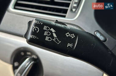Седан Volkswagen Jetta 2012 в 