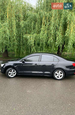 Седан Volkswagen Jetta 2012 в 
