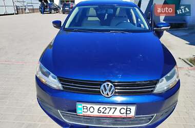 Седан Volkswagen Jetta 2012 в Тернополі