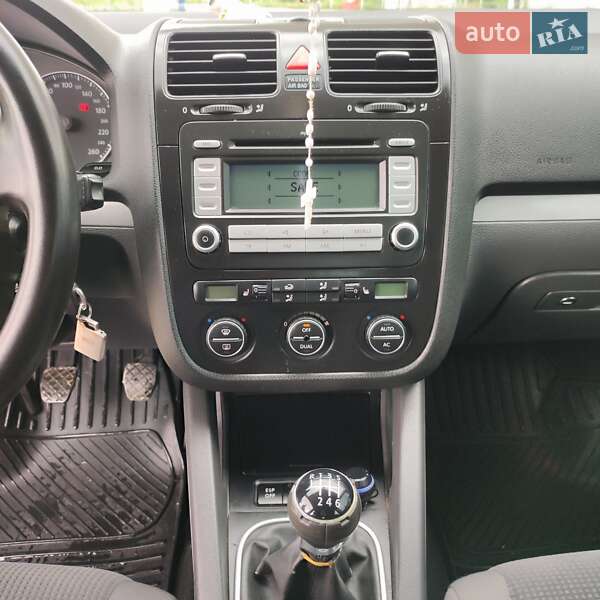 Седан Volkswagen Jetta 2007 в Стрые