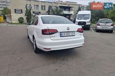 Седан Volkswagen Jetta 2017 в 