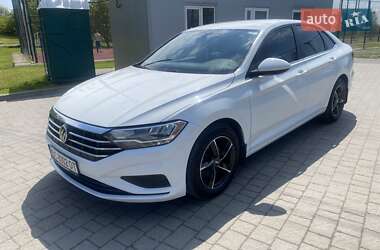 Седан Volkswagen Jetta 2020 в Львові