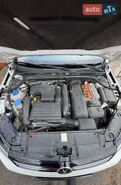 Седан Volkswagen Jetta 2013 в 