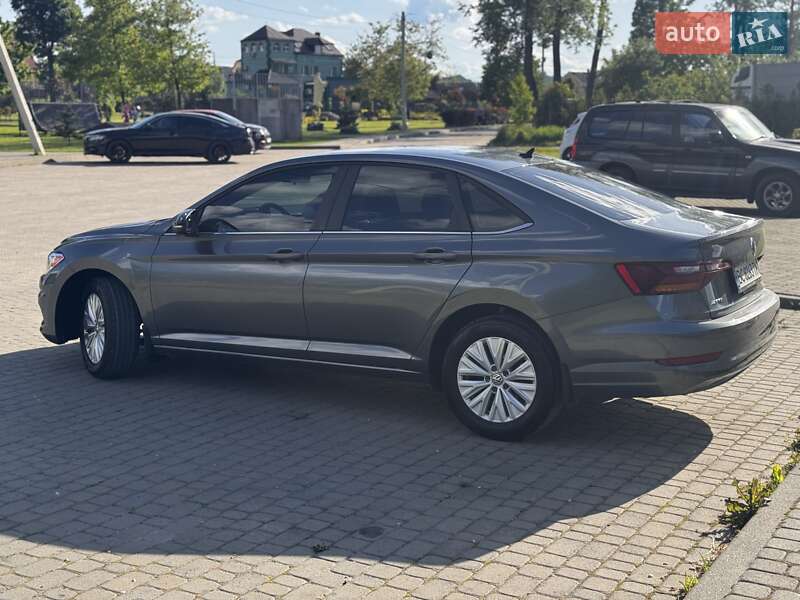Седан Volkswagen Jetta 2018 в Львове