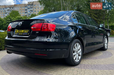 Седан Volkswagen Jetta 2013 в 