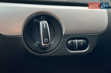 Седан Volkswagen Jetta 2013 в 