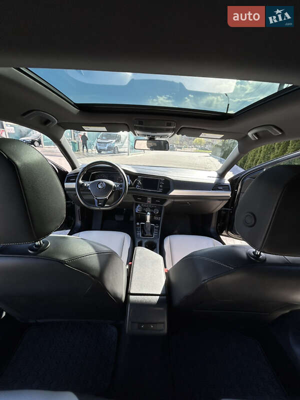 Седан Volkswagen Jetta 2019 в Черкасах