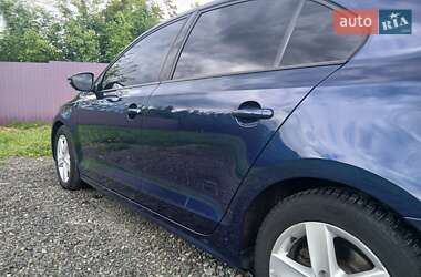 Седан Volkswagen Jetta 2012 в 