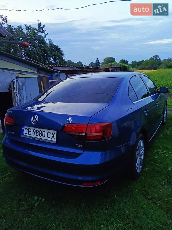 Седан Volkswagen Jetta 2016 в Чернигове