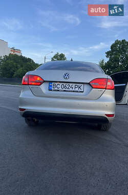 Седан Volkswagen Jetta 2012 в Чернигове