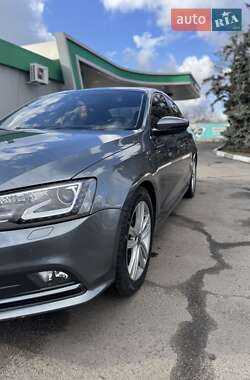 Седан Volkswagen Jetta 2015 в 