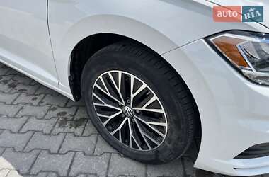 Седан Volkswagen Jetta 2018 в 