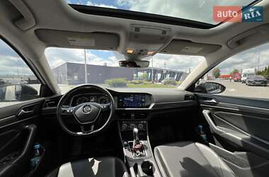 Седан Volkswagen Jetta 2018 в 