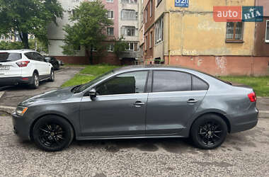Седан Volkswagen Jetta 2012 в 
