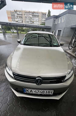 Седан Volkswagen Jetta 2013 в 