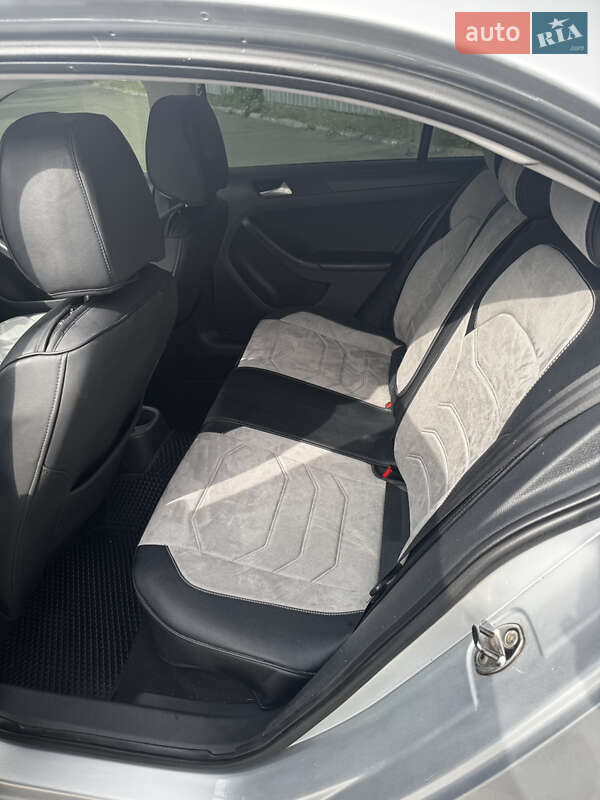 Седан Volkswagen Jetta 2013 в Броварах