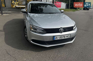 Седан Volkswagen Jetta 2013 в 