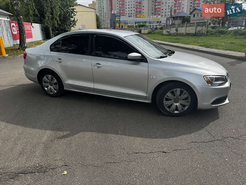 Седан Volkswagen Jetta 2013 в Броварах