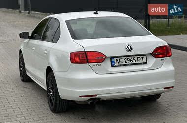 Седан Volkswagen Jetta 2014 в 